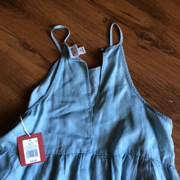 NEW WITH TAG chambray swing dress! Perfect! - Picture 4 of 4